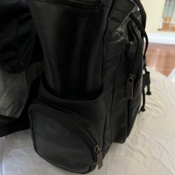 Claire Chase Black Packpack - Picture 4 of 7